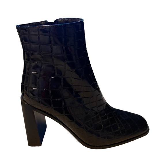 Glamorous Platform Croc Boots - Picture 7 of 9